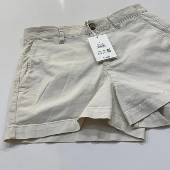 Free Assembly Women's Cream Shorts. NWT Size 2 - Picture 5 of 6
